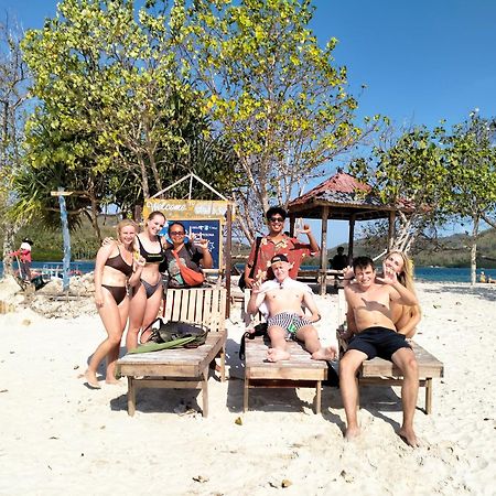 T&T Homestay Kuta  Luaran gambar