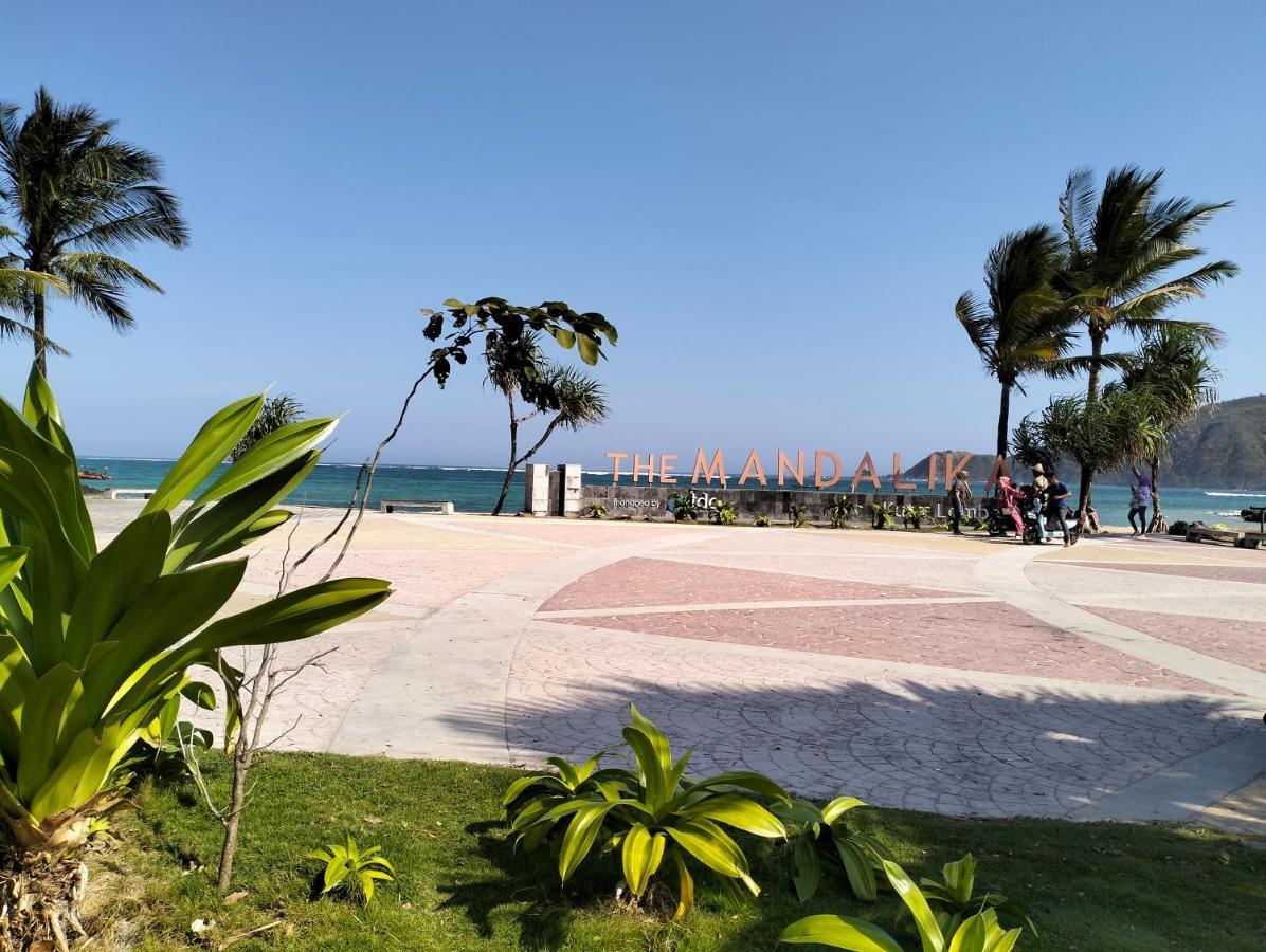 T&T Homestay Kuta  Luaran gambar