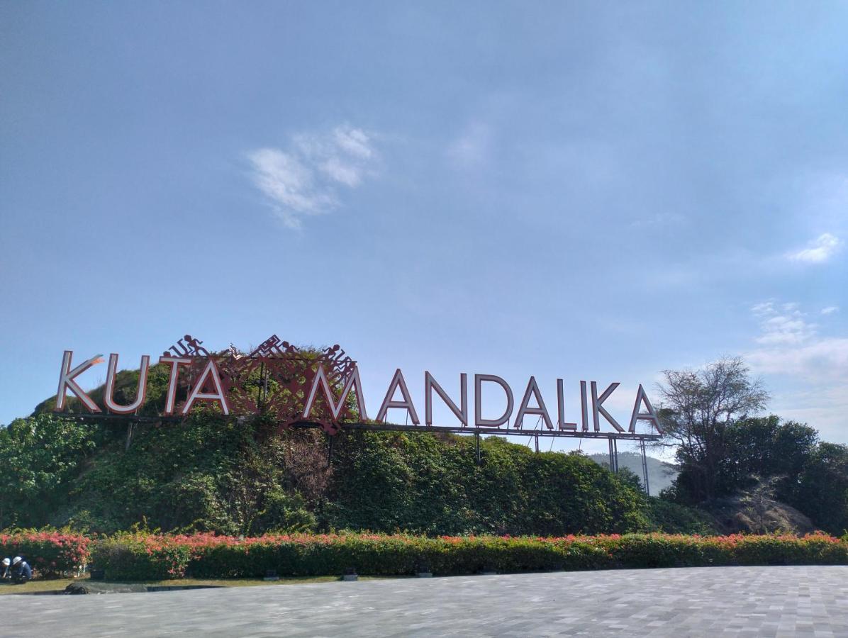 T&T Homestay Kuta  Luaran gambar
